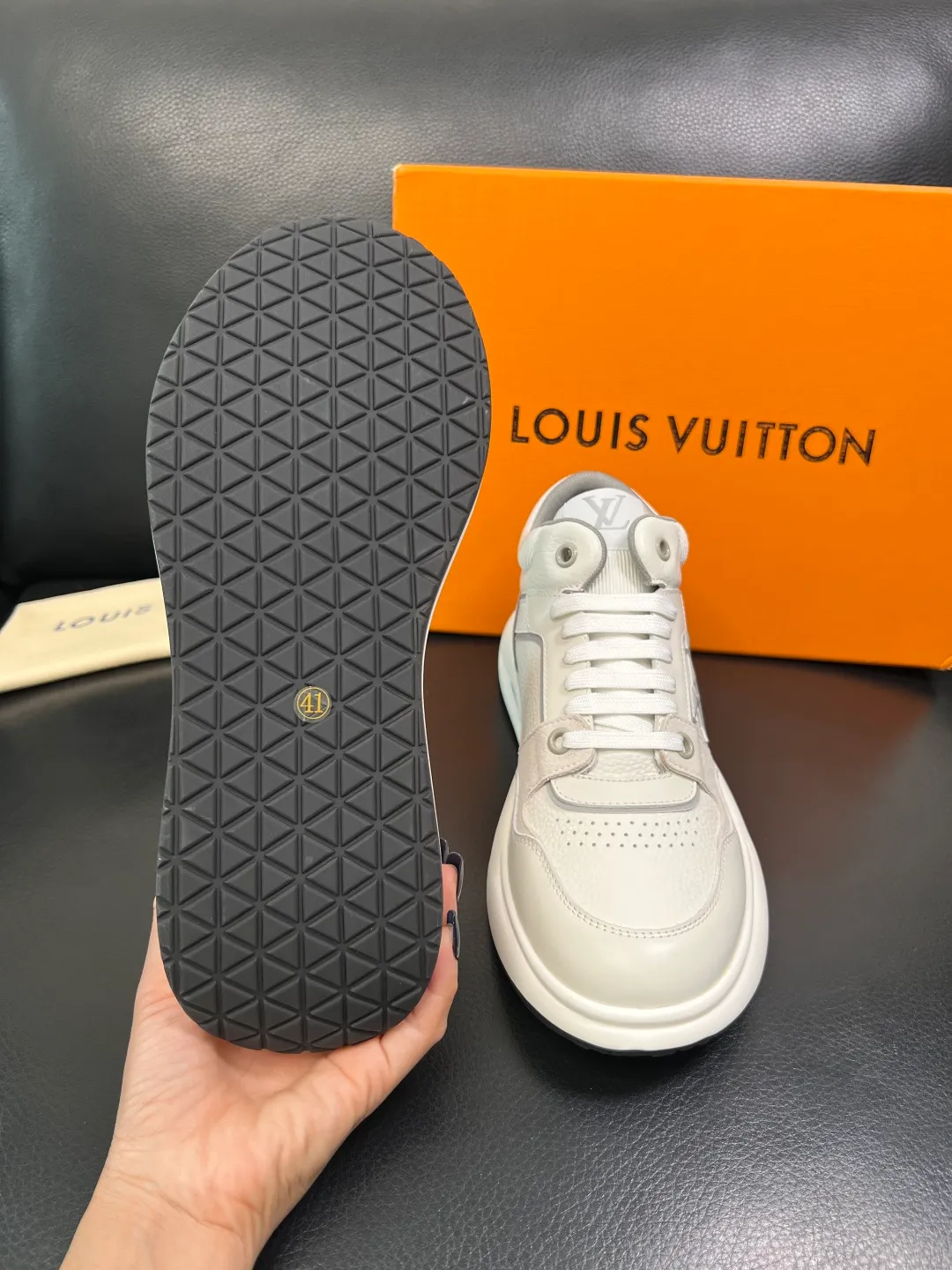 Men's shoes 💰820 Lv high quality top crafts Louis Vuitton, sports sneakers counter synchronization, uppers imported from Italy, high quality splicing colorful complex crafts, imported mesh pads soft and comfortable, soles: original soles specially provided by the original factory, T men's shoes 💰U exclusive movable molded soles super comfortable, original factory single goods, code number 39-44 (customized 38 45)
